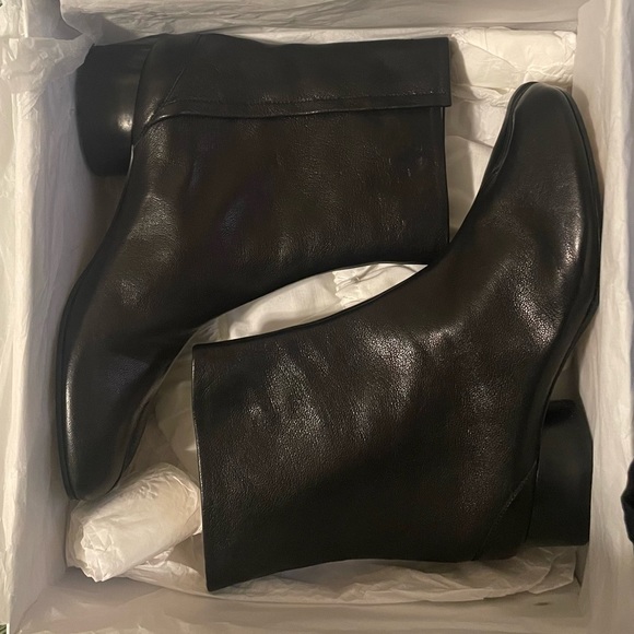 Maison Margiela - Black Low Heel TABI Boot Women\'s US 7.5/EU 37.5- Leather